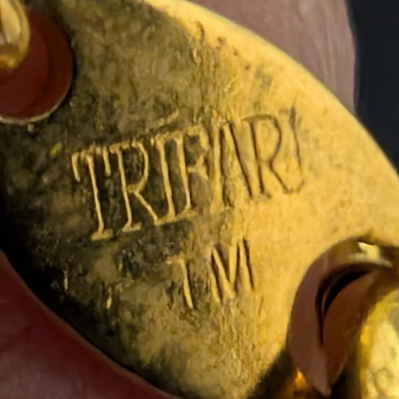 #107.:3Pieces. Trifari Gold Necklace & Vintage Necklace & Vintage Earrings - Picture 2 of 2